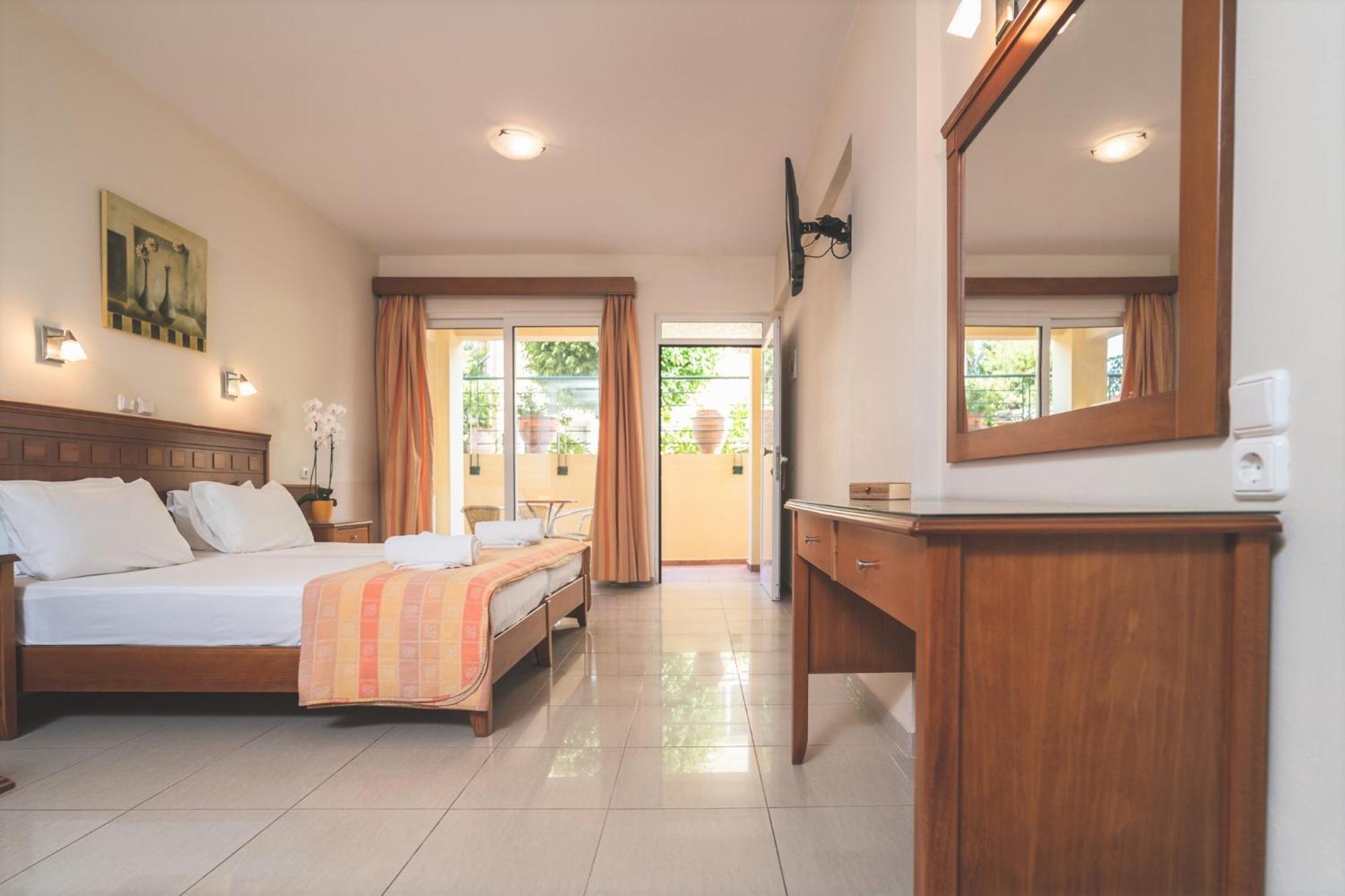 Helios Apartments Kato Daratso Ngoại thất bức ảnh